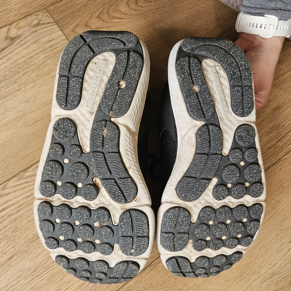 Under Armour Black Men's Running Sneakers - Picture 3 of 6